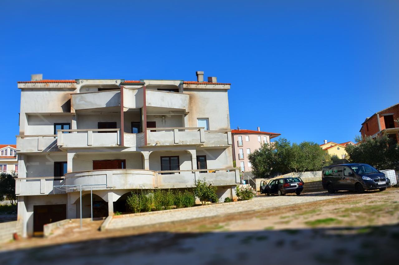 Apartments Summersong Novalja Buitenkant foto